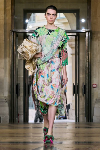 Look 14